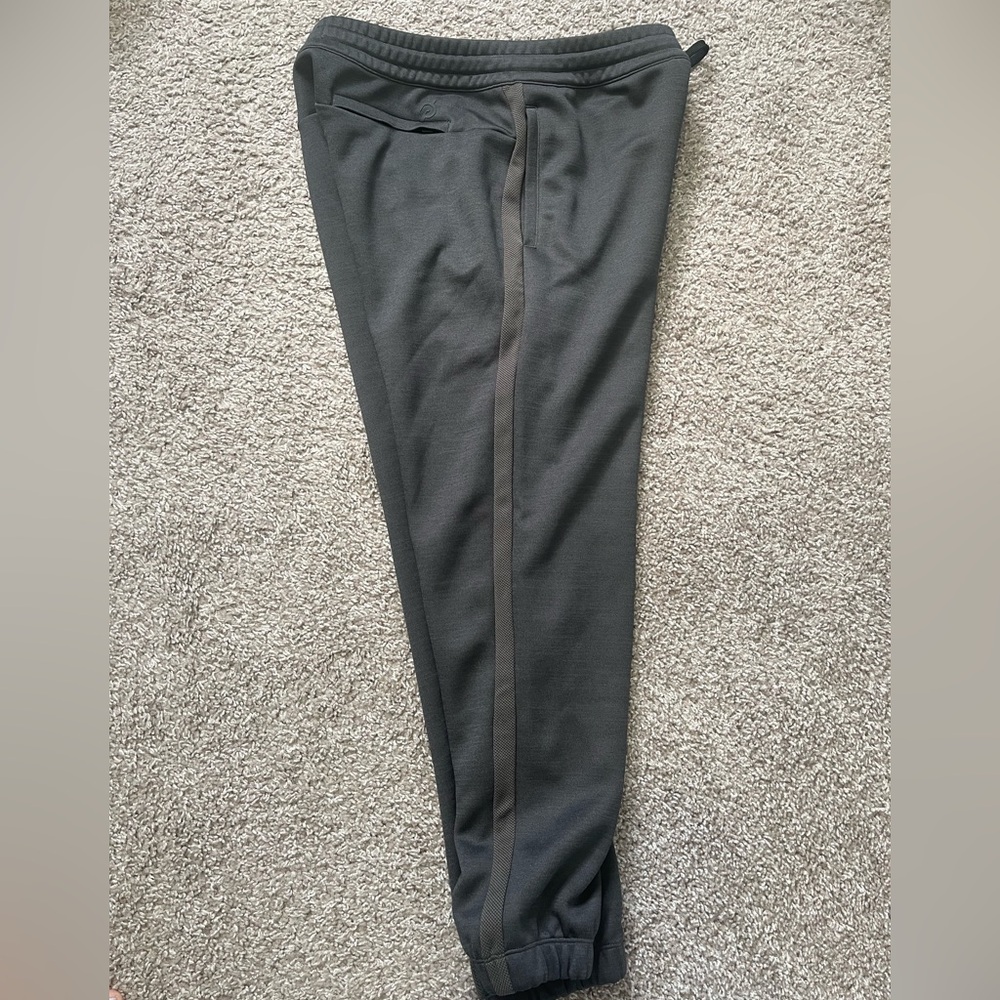 Men’s Peloton Charcoal Jogger Pants - Picture 5 of 7